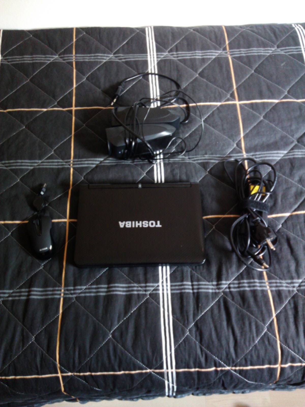  Toshiba NB200-122 netbook