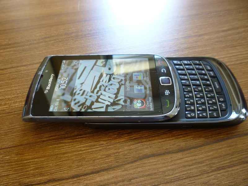 BLACKBERRY TORCH 9800 KVK GARANTİLİ ÇOK UYGUN 580 tl