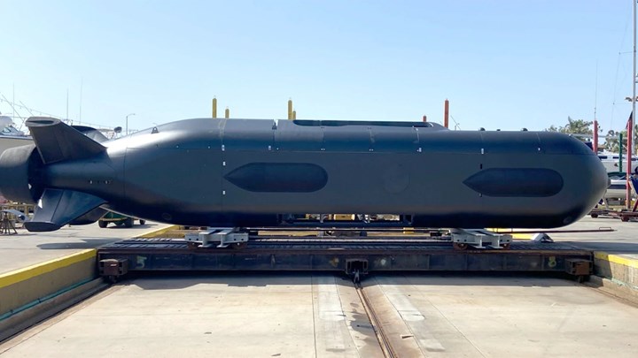 Boeing'in en yeni denizaltısı ilk kez denizde görüntülendi