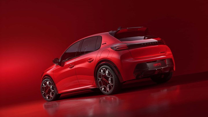 Peugeot, GTi serisini elektrikli olarak geri döndürdü: İşte yeni E-208 GTi