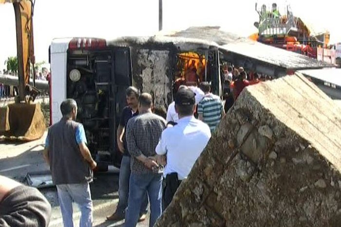  Giresun'da trafik kazası... Yolcu otobüsünde 10 kişi yanarak can verdi