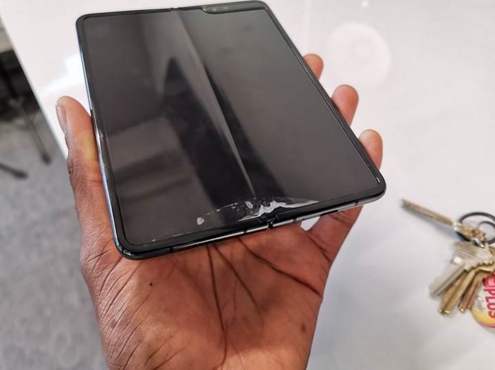 Samsung incelenmesi için dağıttığı Galaxy Fold'ları geri çağırdı