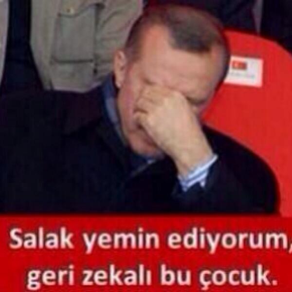 AK gençler makarnayı fazla kaçırdı, bayrağı şaşırdı