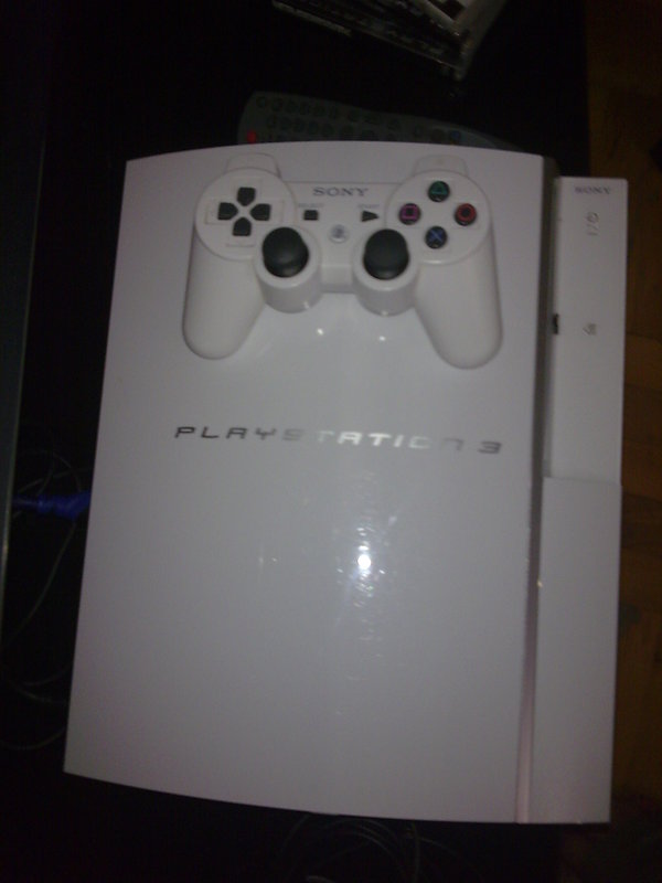  Beyaz PlayStation3 TR 'ye Geldi(mi)