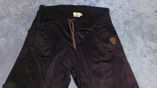  KOT PANTOLON 8TL-ŞALVAR EŞOFMAN PANTOLON--10TL--TSHİRT VE SWEATSHİRTLER 5 TL-