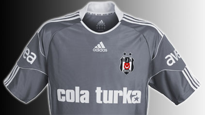  Gri forma Kartal Yuvası mağazalarında