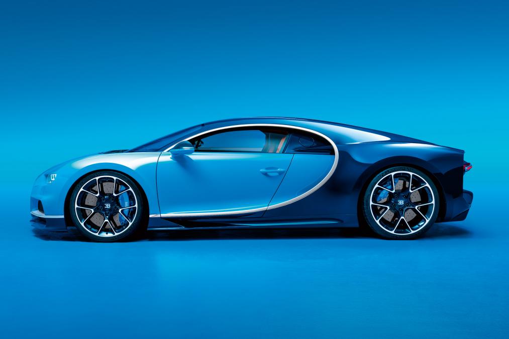 BUGATTI CHIRON TANITILDI
