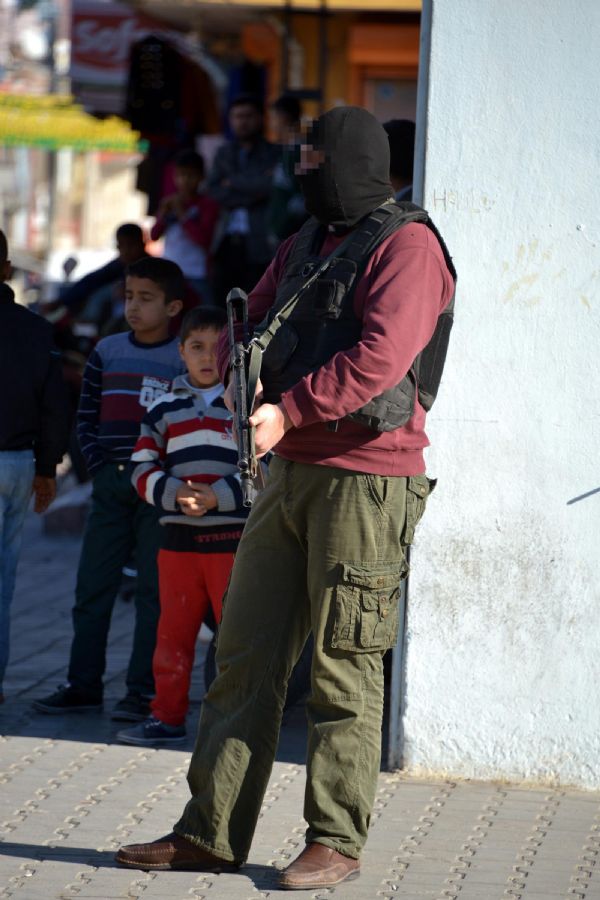  Polis girilmez denilen sokaklara girdi!