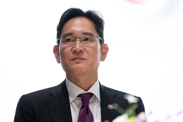 Güney Kore Devlet Başkanı, rüşvet suçundan hapis yatan Samsung CEO'sunu affetti