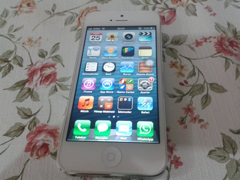  SATILIK TERTEMİZ BEYAZ İNCİ İOS 6.1.4 YÜKLÜ İPHONE 5