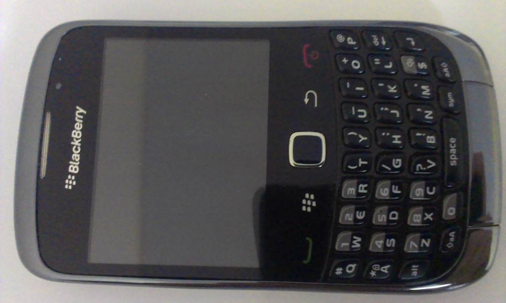  << BLACKBERRY CURVE 3G 9300 >> (220TL)