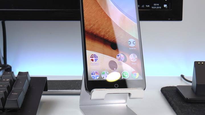 Alcatel A5 LED incelemesi 'RGB'li telefon ister misiniz?'