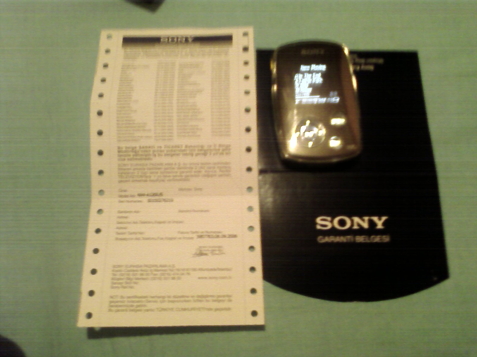  Sony NW-A1200 8 GB HDD Digital Music Player  GARANTİLİ 110 YTL