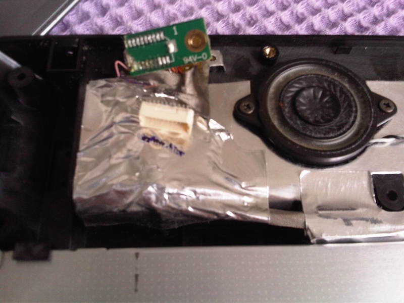  Asus F3JC Laptop LCD Soketi Kırıldı