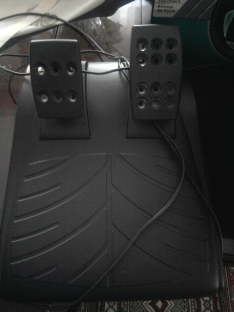  SATILIK LOGİTECH DRİVİNG FORCE GT wheel + Grand turismo 5 2. bölge