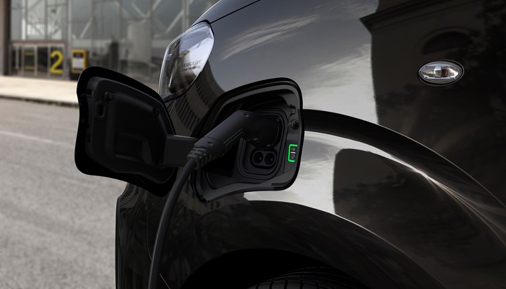 Elektrikli Peugeot e-Traveller'ın menzili yüzde 40 arttı