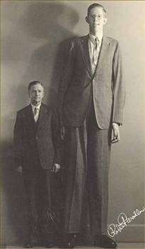  Dünyanın Gelmiş Geçmiş En Uzun Boylu Adamı Robert Wadlow