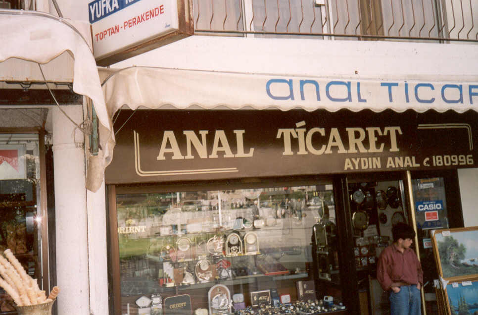  İşyeri Açacaksan Böyle İsim Koyacaksın :)