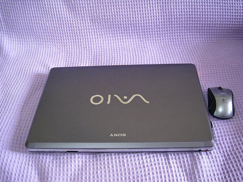  sony vaio fw serisi detaylı fotoğraflar..15.4-16.4 ınc karşılaştırması
