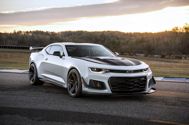 Chevrolet Camaro, yerini elektrikli bir sedana bırakabilir