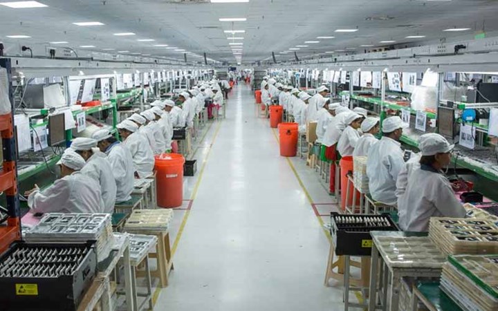 Xiaomi telefon fabrikasına genç çalışanlar aranıyor, TV üretimi de başlayacak