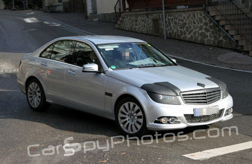  (2011) MERCEDES C SERISI MAKYAJLANDI ! [GIZLI BROSUR FOTOLARI]