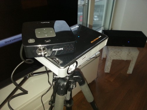 Philips PicoPix 2480 ve Promacto X02 Cep Projektörü karşılaştırması (Bol resim içermektedir !..)