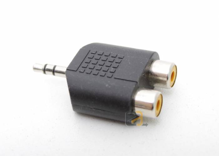  stereo adaptoru hakkında yardım edecek varmı ?