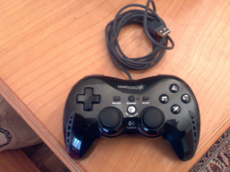  Satılık 3 Aylık Tertemiz Playstation3 60 GB- Birsürü aksesuar ile (foto)