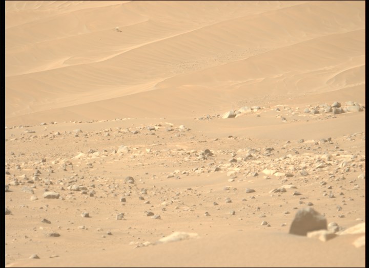 NASA’nın Mars gezgini, arızalı Ingenuity helikopterini fotoğrafladı