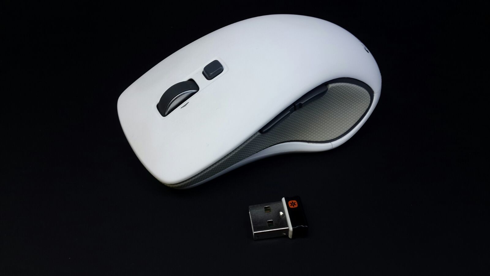Logitech M560 Wireless Mouse Beyaz Renk​ 50 TL Kargo Dahil