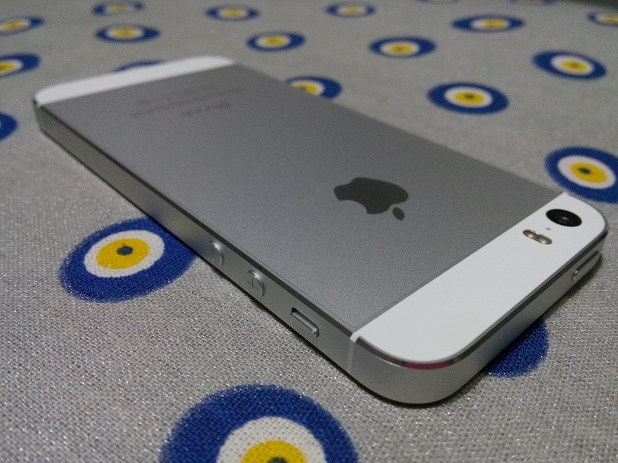  SATILDI - iPhone 5S Gümüş Beyaz 16GB - Sıfır Kullanılmamış