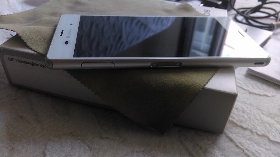  SONY XPERİA Z3 BEYAZ RENK FULL KUTULU FATURALİ