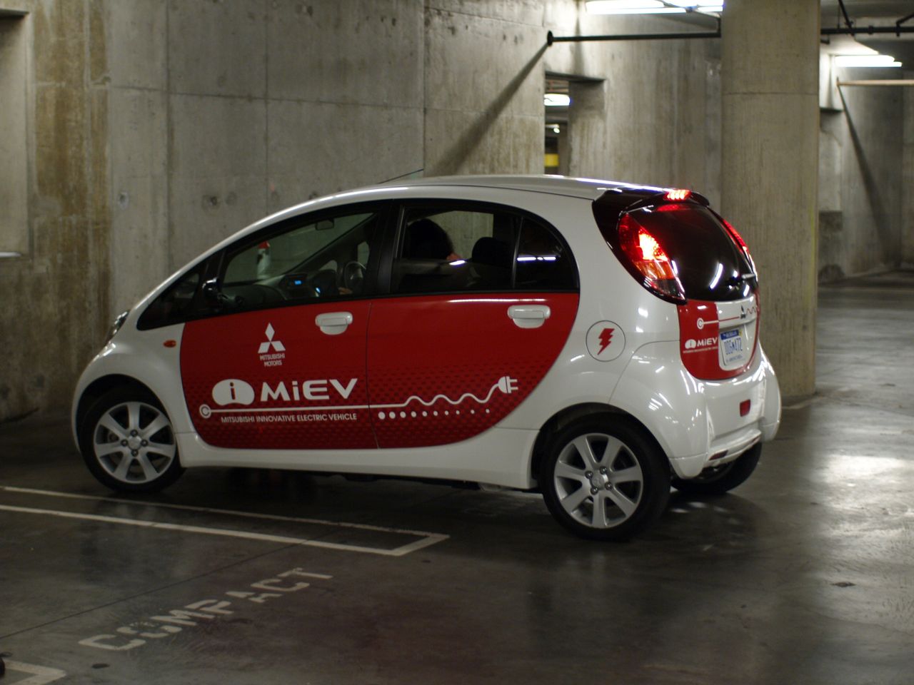 Mitsubishi i miev не заряжается