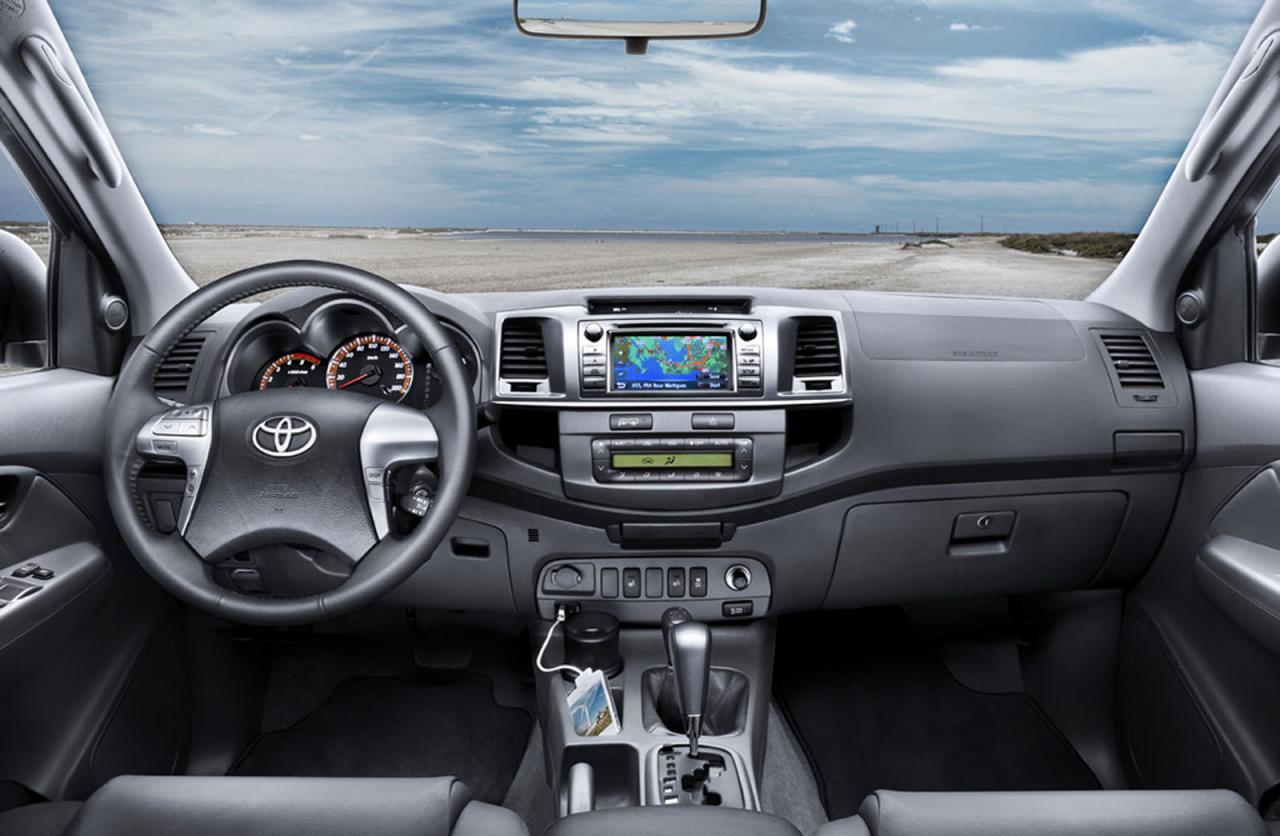  TOYOTA HİLUX YENİLENDİ