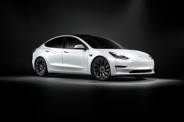 Tesla Model 3, 2021'de Avrupa'da en çok satılan elektrikli araç olmaya çok yakın