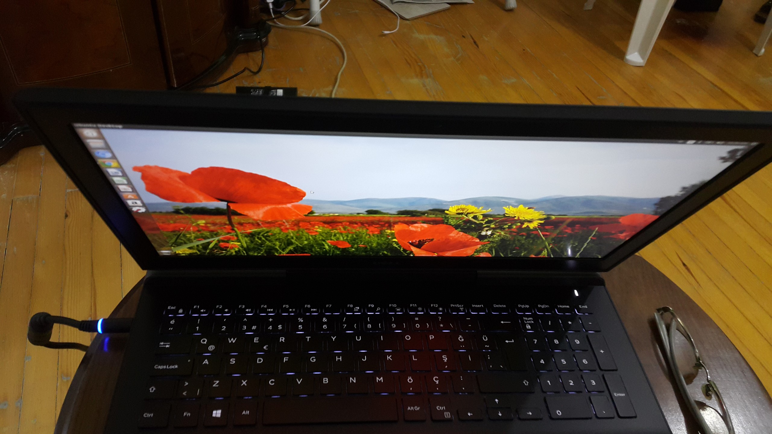 Dell 7567 4b30f81c i5 modeli ips midir?