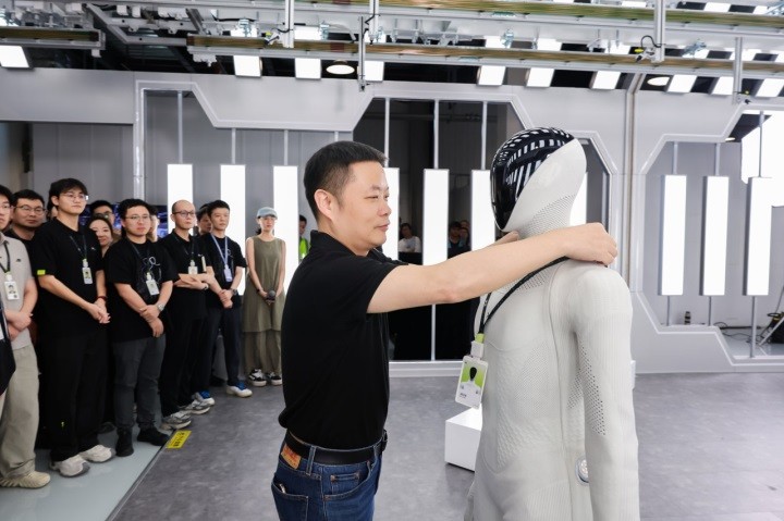 XPeng, insansı robot üretim hattını devreye aldı: Seri üretime geçiyor