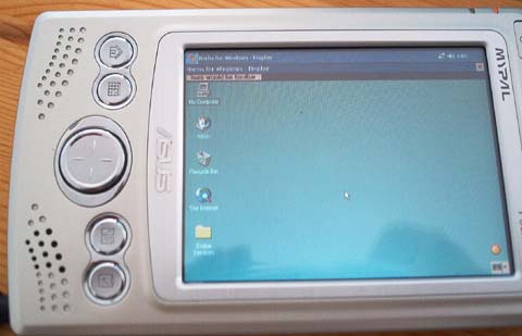 işte ASUS tan Windows 98SE li PDA