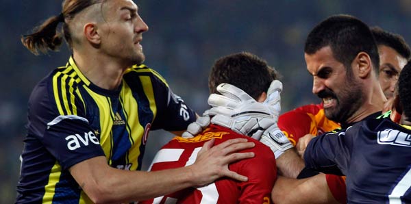 Eski Fenerbahçe - Galatasaray Rekabeti Geri Mi Geliyor?