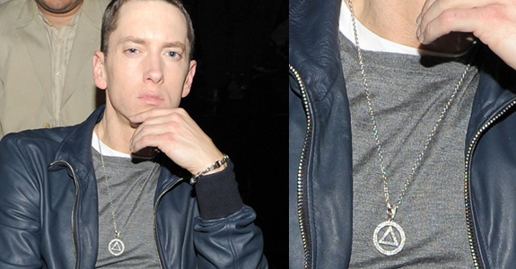  Eminemin Kolyesinden yaptırdım :D