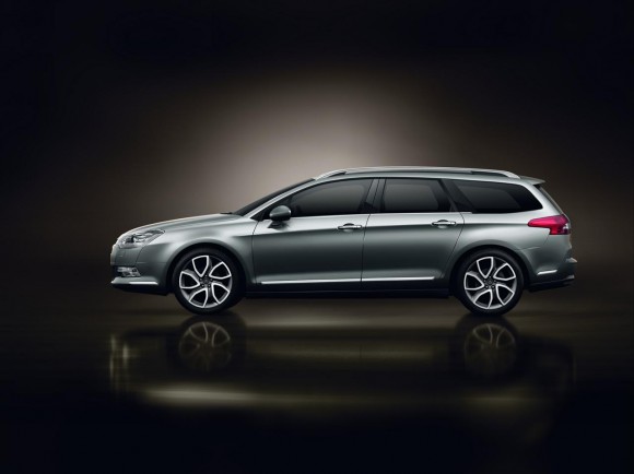 1600cc'ye kadar DİZEL motor ve OTOMATİK vitesli STATION WAGON otomobil