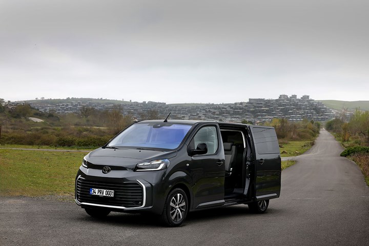 Toyota Proace Verso ve Cargo Türkiye'de: İşte fiyatı ve özellikleri
