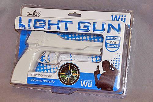  Nintendo Wii LIGHT GUN for Wii REMOTE NUNCHUK