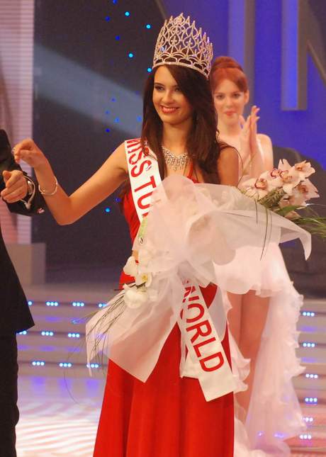  2005/2011 En Güzel Miss Turkey Güzeli sizce hangisi?