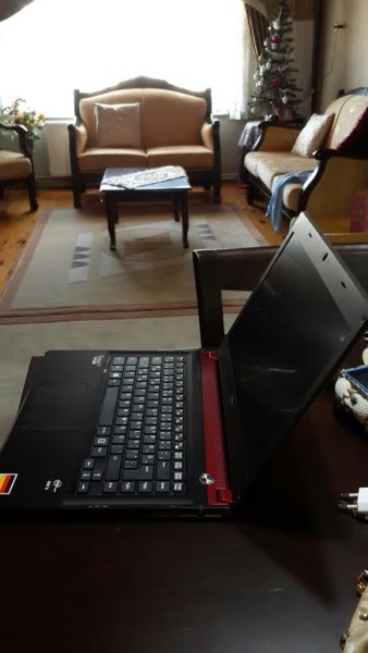  SATILIK KIRMIZI FUJİTSU ULTRABOOK i5 -13.3'.