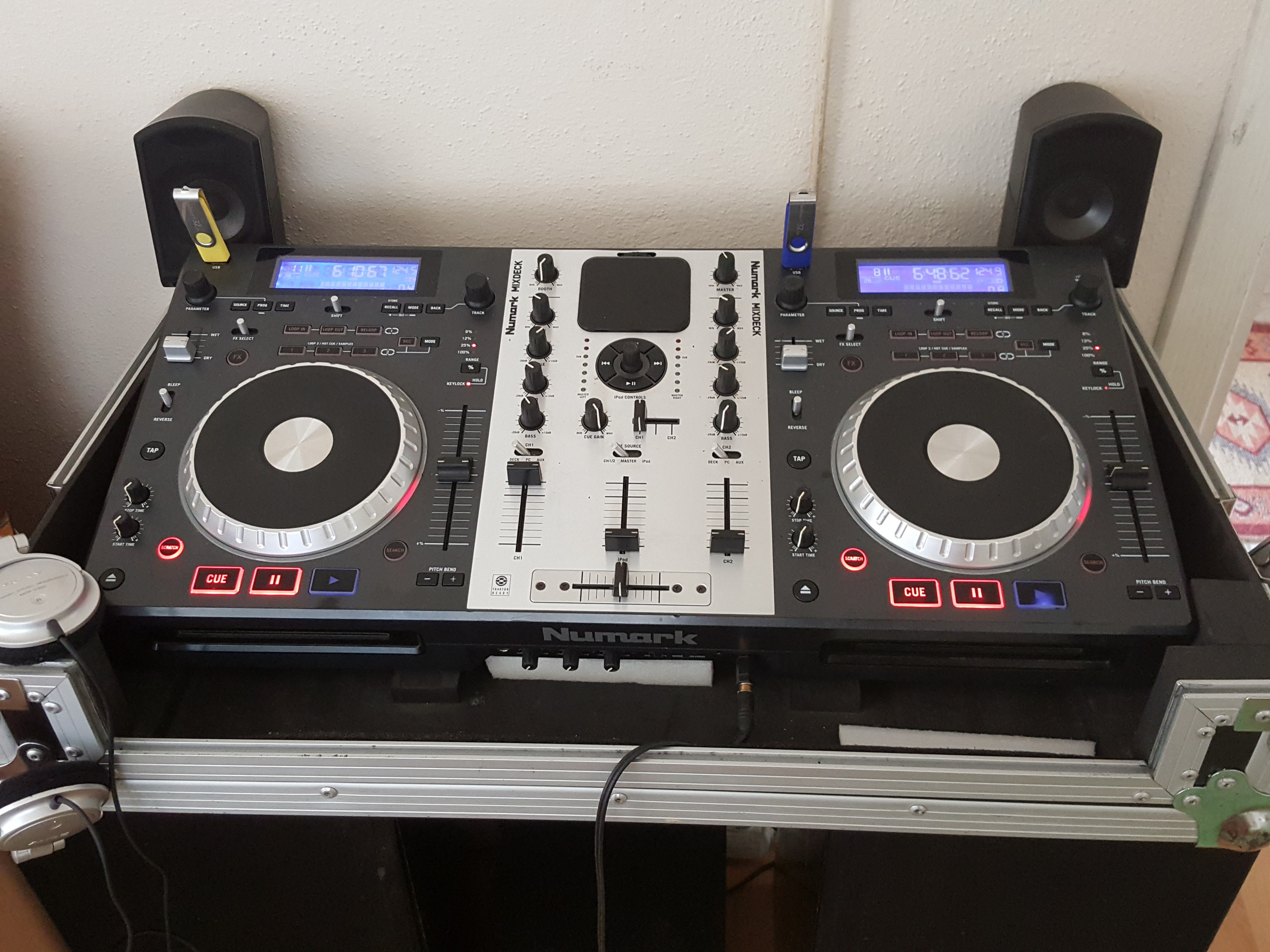  Numark MixDeck Dj Setup