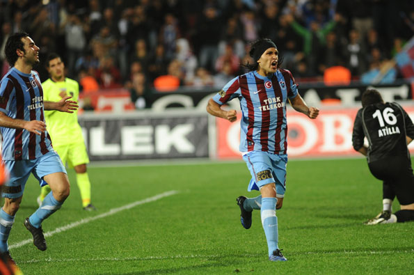  TRABZONSPOR 10/11 Sezonu Maç Konusu | Trabzonspor STSL'i 2. Olarak Tamamladı