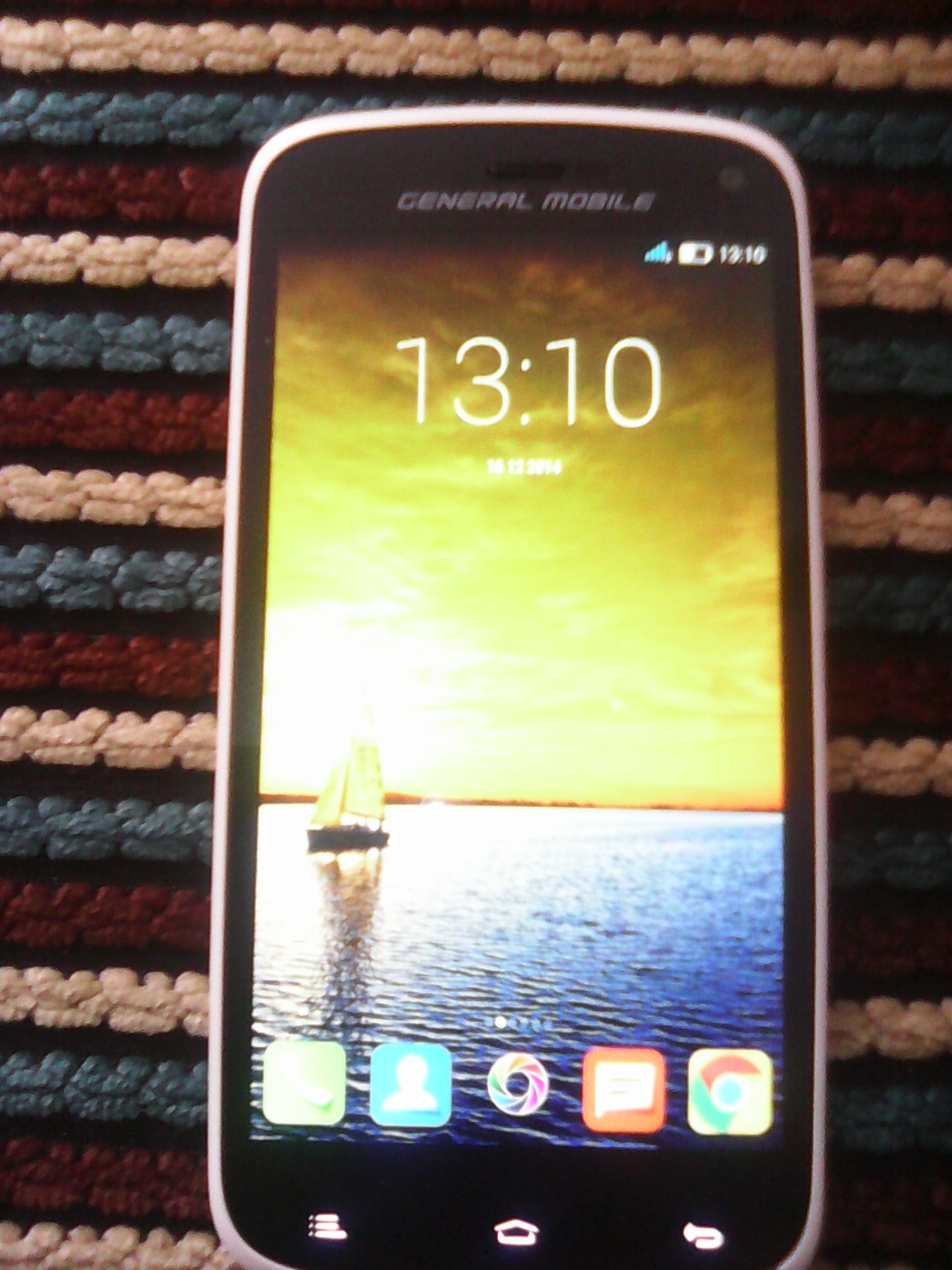  General Mobile Discovery 4 GB (Beyaz 4.4.2 Kitkat)