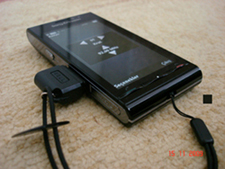  Sony Ericsson SATIO U1i, 12.1mpx 16:9-16M Renk Ekran!!!